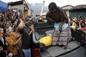 Dos mujeres mueren linchadas por muchedumbre enardecida en Guatemala