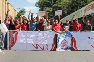 Trabajadores del Bicentenario protestaron trancando una avenida… ¿fascistas, golpistas, terroristas?