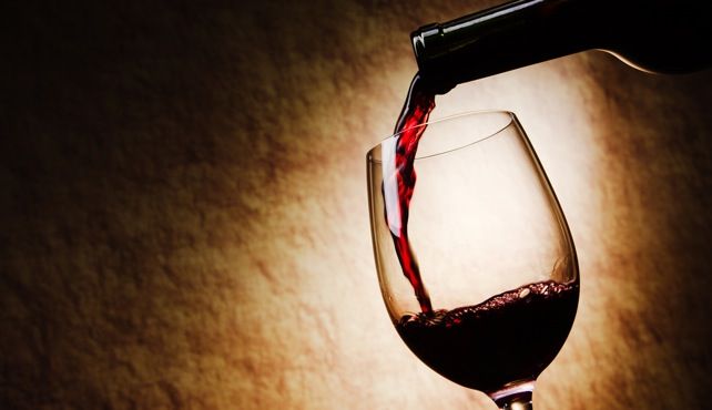 El vino tinto ayuda a prevenir las caries