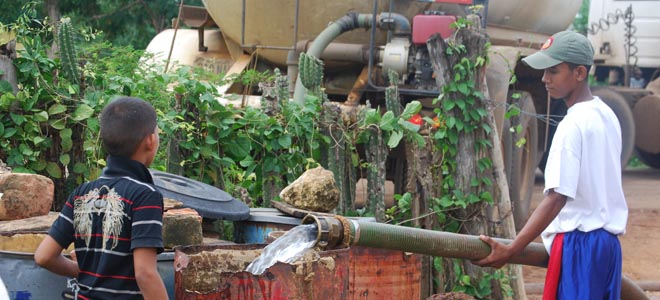 Denuncian que en agua de Cabimas hay heces