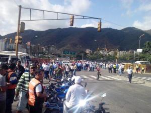 Trabajadores de Corpoelec protestan en Antimano (Foto)