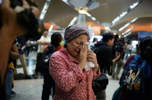 Mujer pierde a parientes en dos desastres aéreos