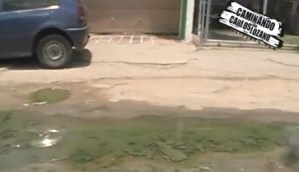 Las aguas negras desbordadas en La Isabelica en Valencia (video)