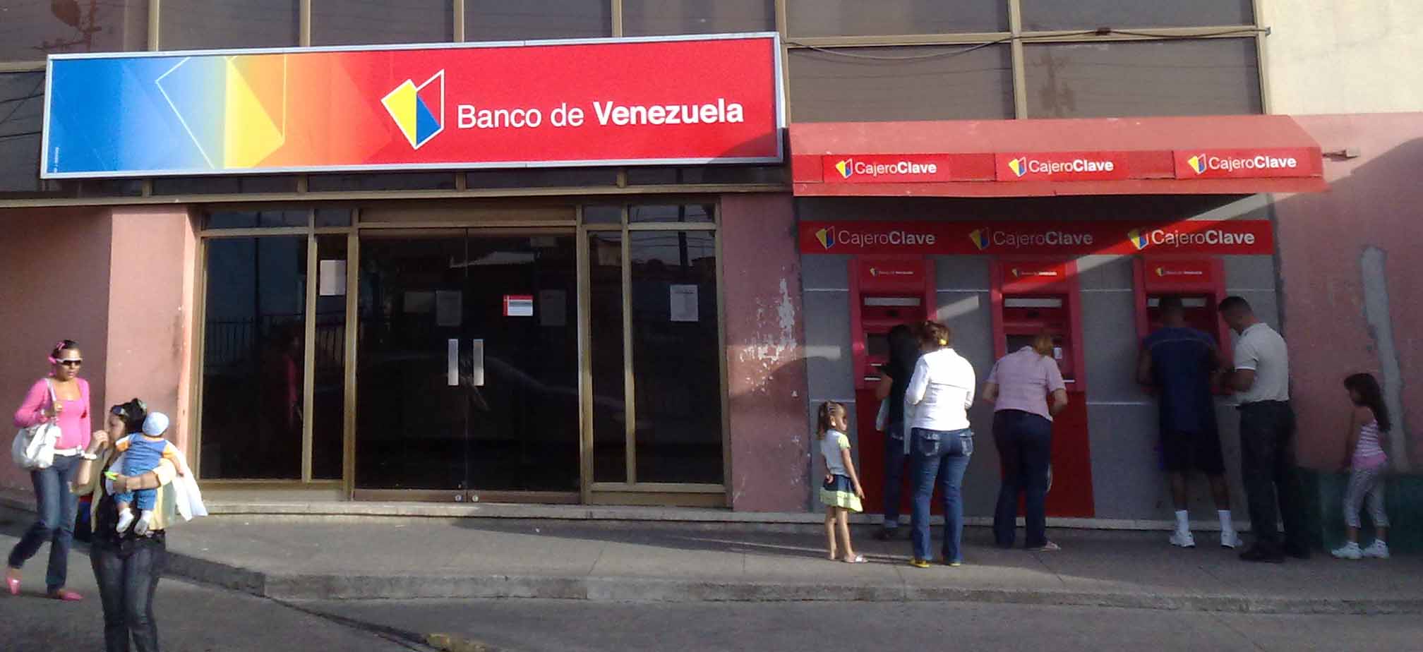 Detenido hombre que ingresó por ventana del Banco de Venezuela a robar