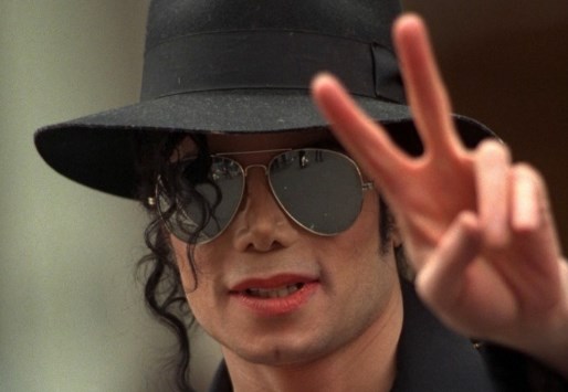 Aparece nueva denuncia contra Michael Jackson por abusos sexuales
