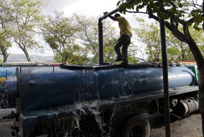 ¿Aló, Hidrocapital? Más de un mes sin agua en Altos de Monterrey