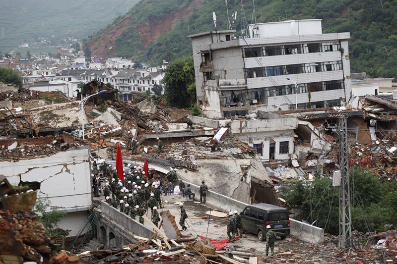 Aumentan a 615 los muertos por el terremoto en China