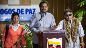 Negociaciones de paz de Colombia cumplen dos años en su peor crisis