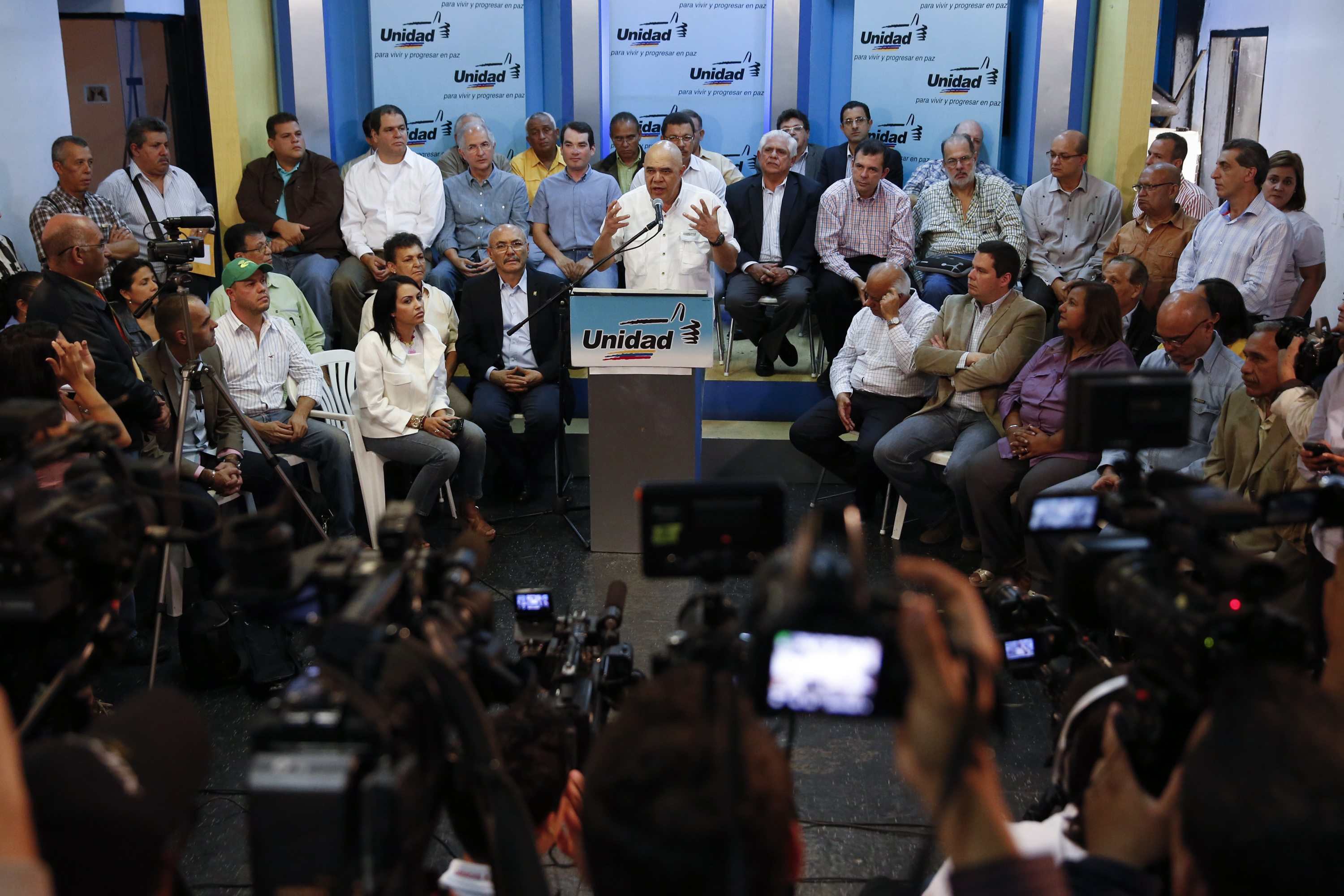 MUD emite comunicado a Cancilleres previo encuentro en Quito