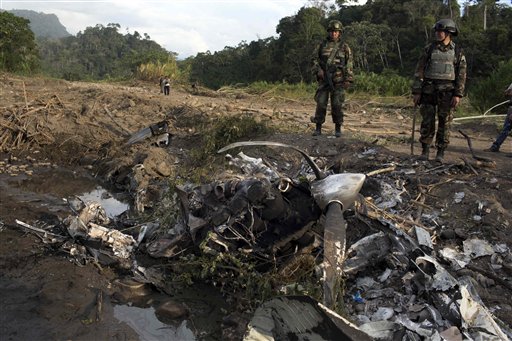 Perú destruye 54 pistas para avionetas de narcos