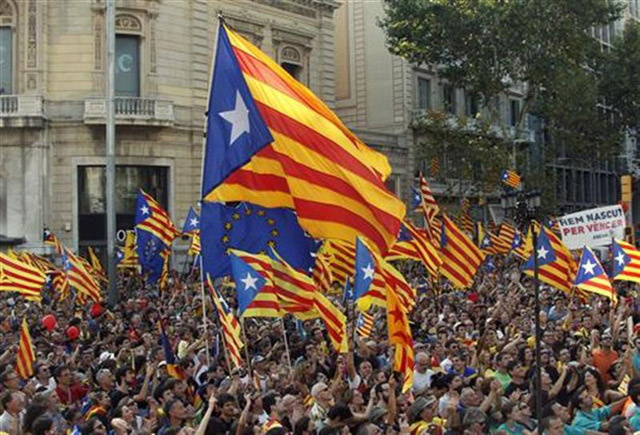Gobierno regional de Cataluña anuncia retirada de la campaña oficial del referendo