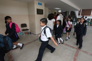 Promedio de asistencia a clases por debajo de 50% en Caracas