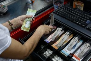 Economía venezolana en una “espiral de la muerte”: Inflación real es de 615%