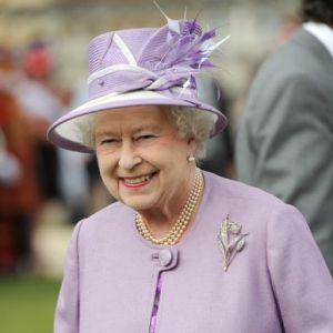 El primer tweet de la Reina de Inglaterra, a sus 88 años