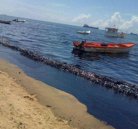Pdvsa confirma derrame petrolero en costas de Amuay (FOTOS)