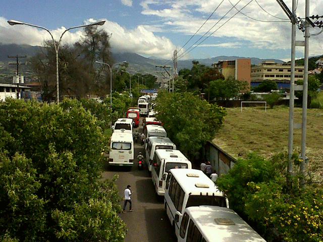 Transporte público se paraliza en San Cristóbal (Fotos)