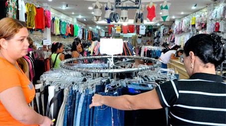 Se retrasa reposición de inventarios en las tiendas por ventas bajas