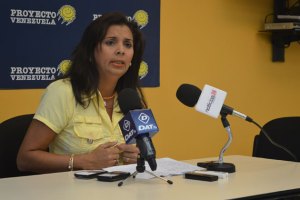 Diputada Aray: Los venezolanos exigimos al Gobierno una explicación por falta de combustible