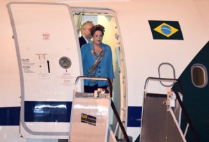 Escándalo de corrupción en Brasil dificulta segundo mandato de Rousseff