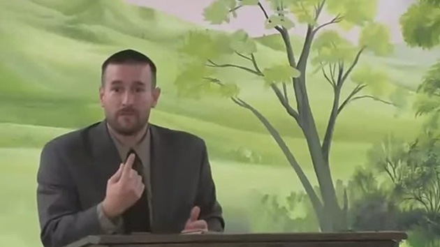 Pastor considera que “Matar a los gays es el camino para un mundo libre de sida” (Video)