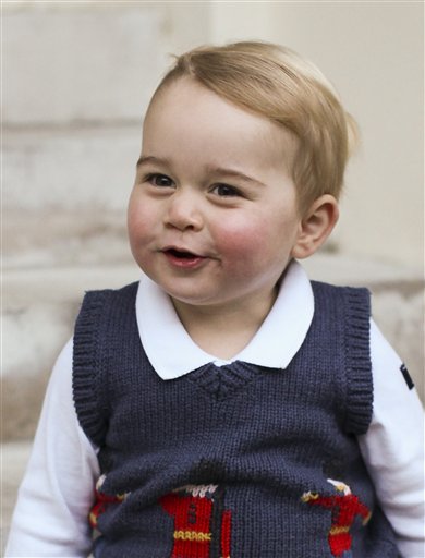 Difunden fotos del pequeño príncipe Jorge