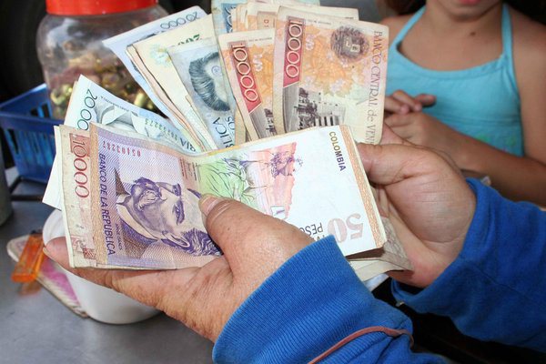 Casas de cambio fronterizas venderán el peso colombiano 4 veces más barato de su valor real