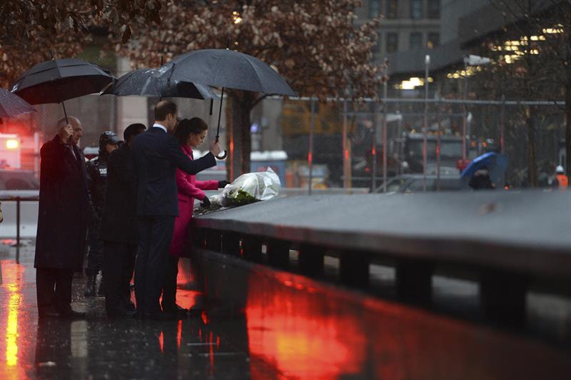 Guillermo y Catalina visitan el Memorial del 11 de septiembre en Nueva York (Fotos)