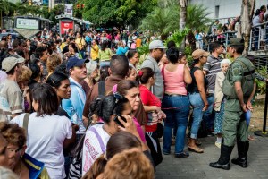 Venezolanos exigen al Gobierno que aclare las medidas en materia cambiaria y fiscal