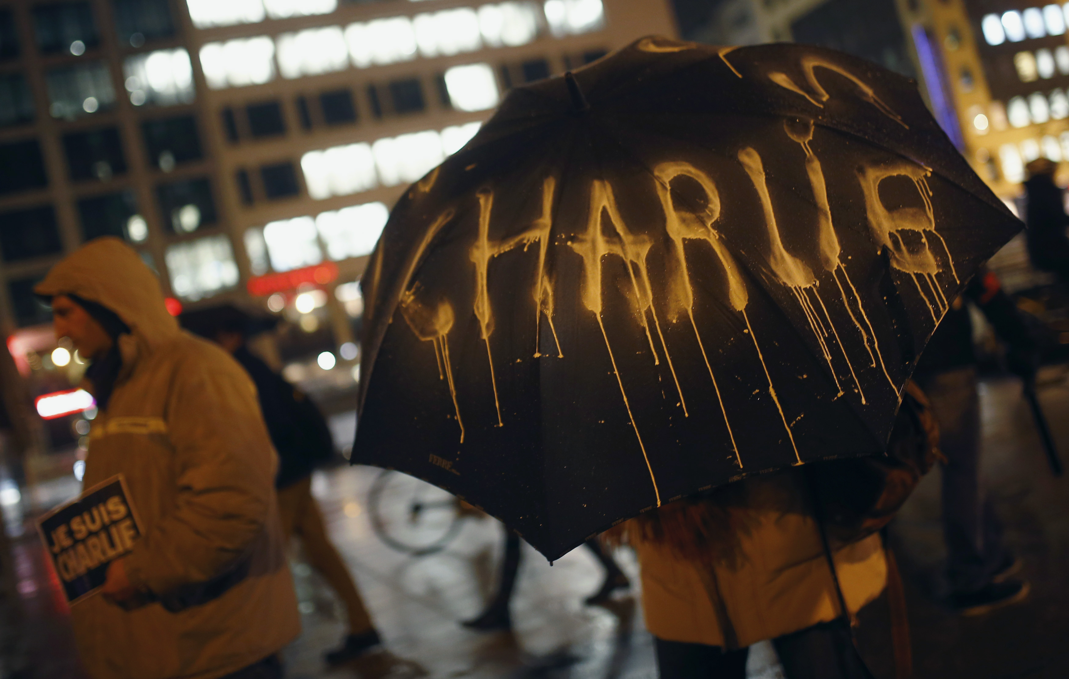 Incendio en un diario de Hamburgo que publicó viñetas de Charlie Hebdo