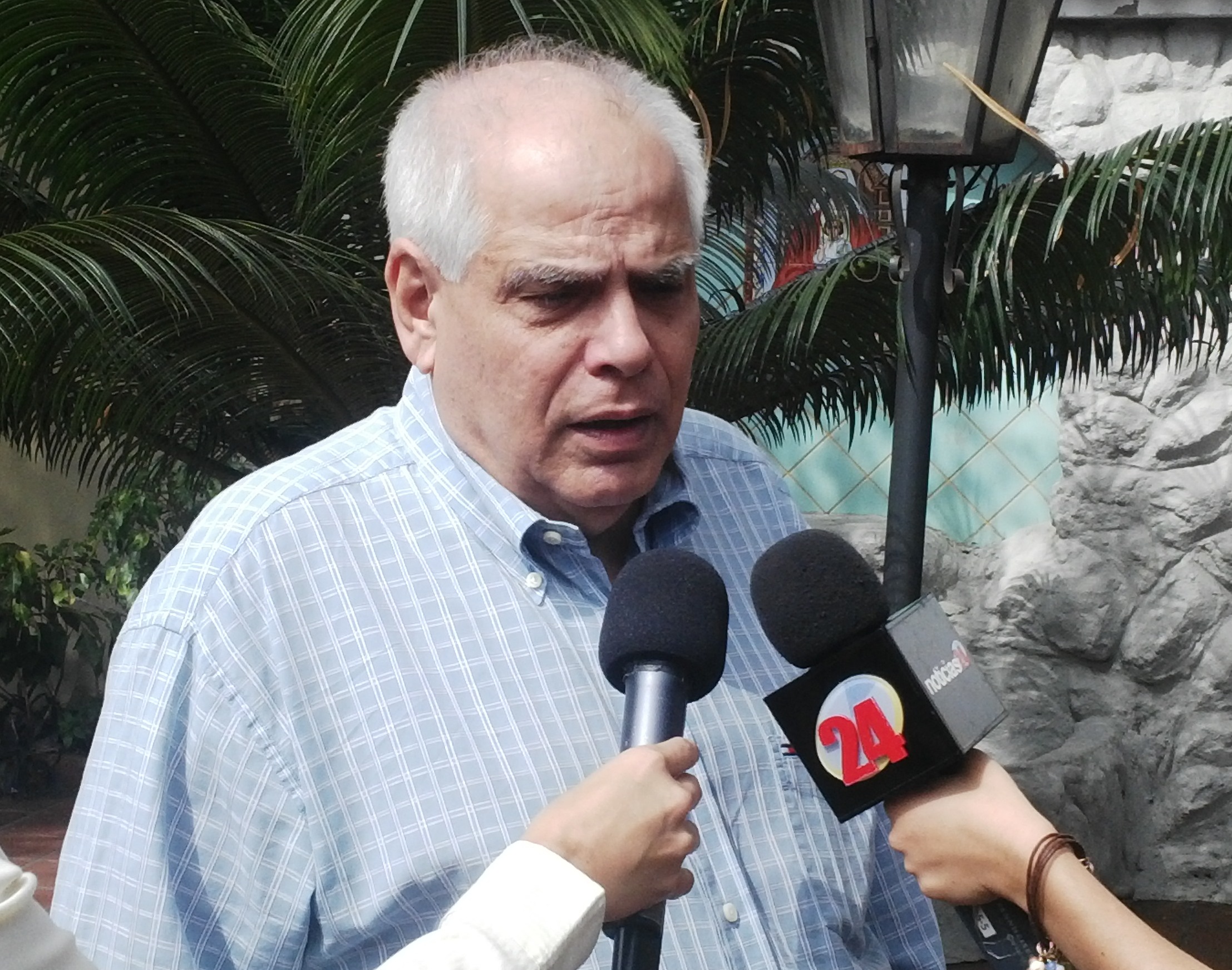 Mendoza instó al presidente Nicolás Maduro a regresar a los militares a los cuarteles