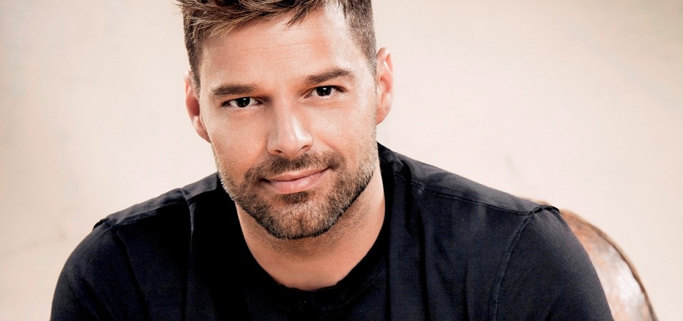 Ricky Martin estrena su nuevo sencillo, “Disparo al corazón”