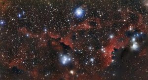 Captan la imagen de LDN 483, una nebulosa oscura que gesta miles de estrellas