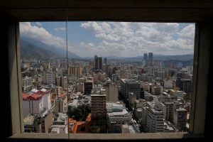 Bonos venezolanos caen tras anuncios cambiarios