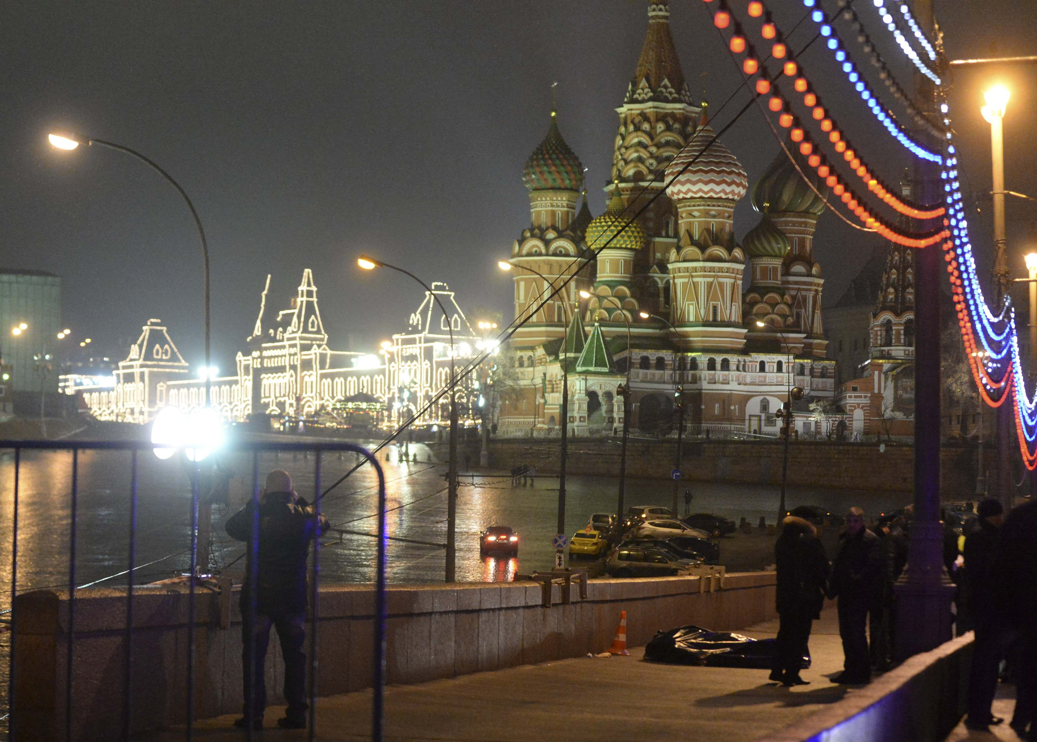 El Kremlin califica de monstruoso el asesinato de Nemtsov