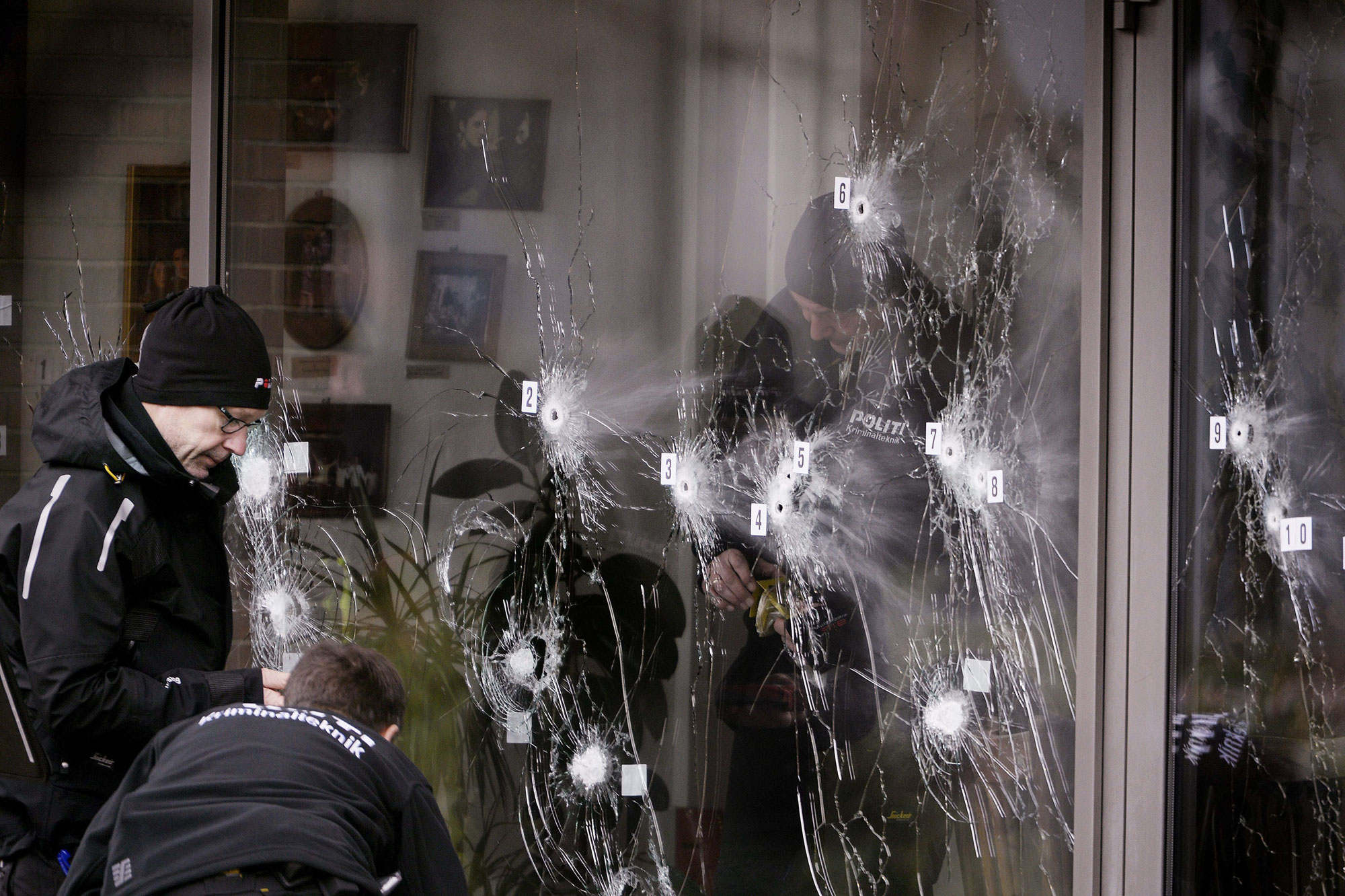 Dos muertos y cinco heridos en dos tiroteos terroristas en Copenhague (Fotos)