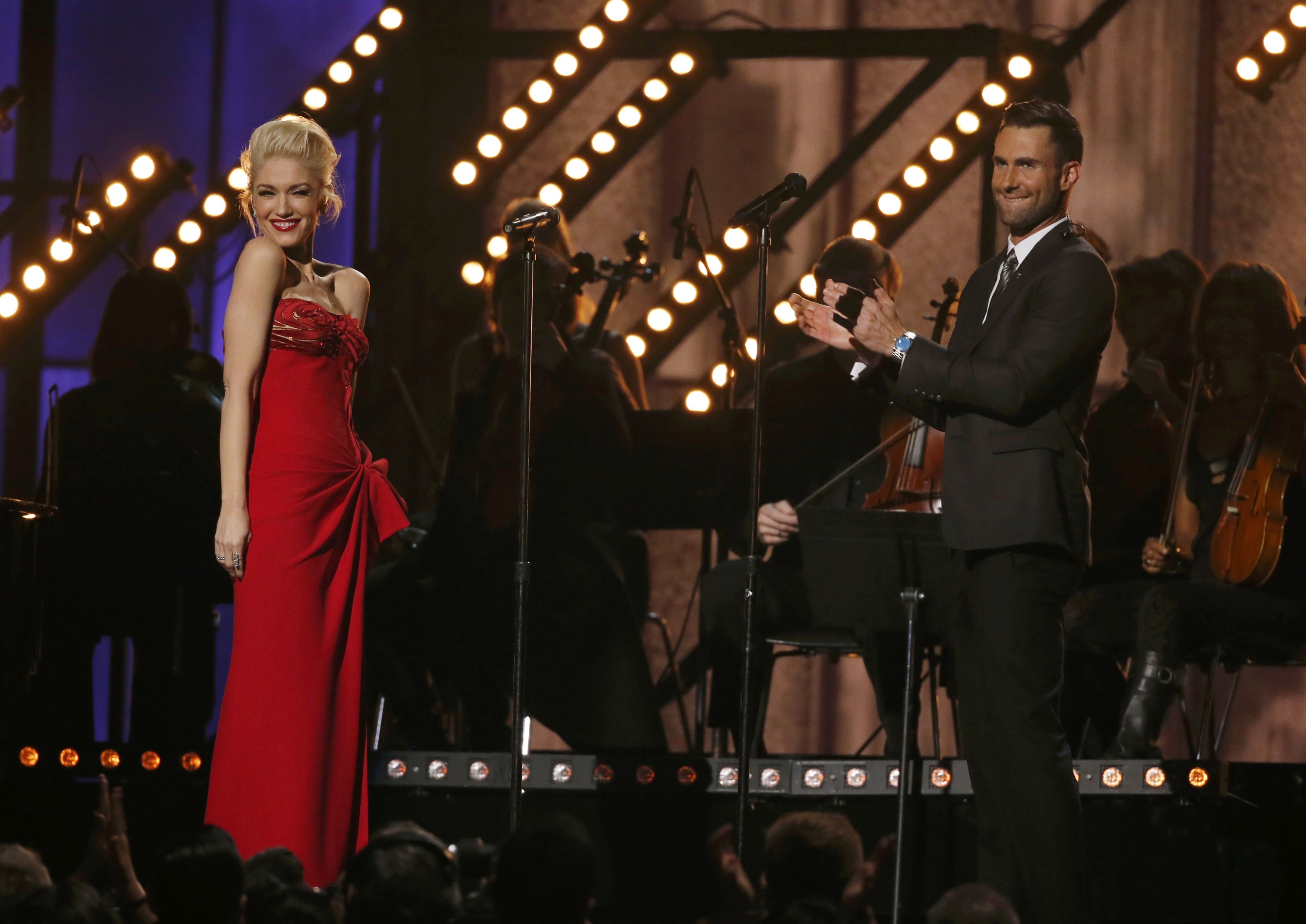 Los mejores vestidos de la alfombra roja de los Grammy Awards (Fotos)