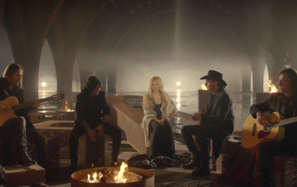 Maná y Shakira estrenan el video de “Mi Verdad”