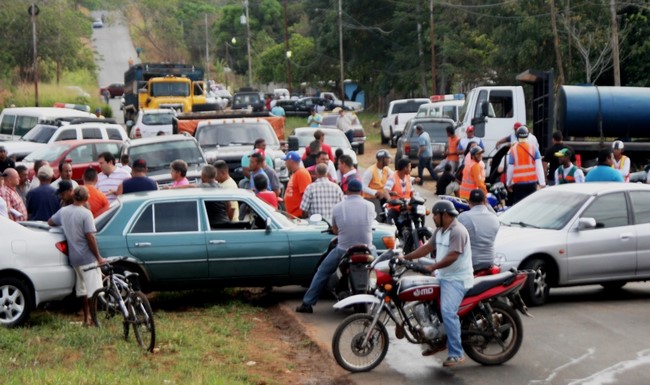 Piarenses protestaron exigiendo asfaltado y agua potable