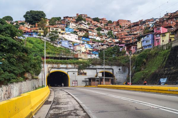 ¿Tobogán de la muerte? Hallaron otro cadáver a la entrada del túnel La Planicie (Video)