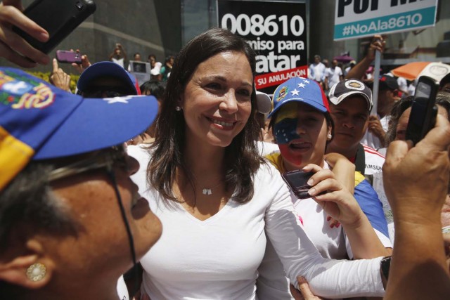 Líderes opositores dan respaldo absoluto a López a pocas horas de su audiencia