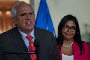 Samper espera que Felipe González ayude a distensión en Venezuela