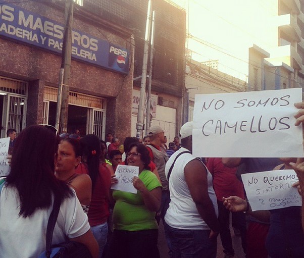 Protestan en Maiquetía por la falta de agua (Fotos)