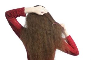 Cuatro trucos para reducir el frizz en tu cabello