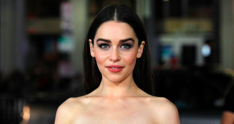 Este famoso actor ofreció 120 mil dólares para salir con Emilia Clarke