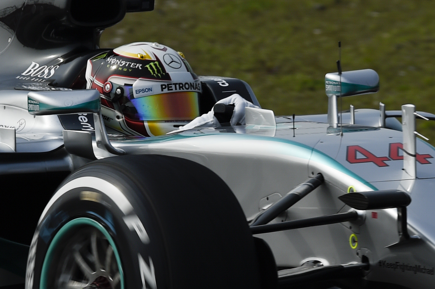 Hamilton logra la pole en Mónaco por delante de Rosberg