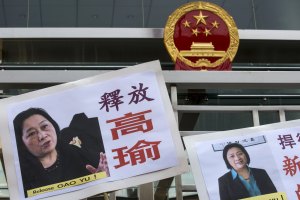 China condena a una periodista a siete años de cárcel