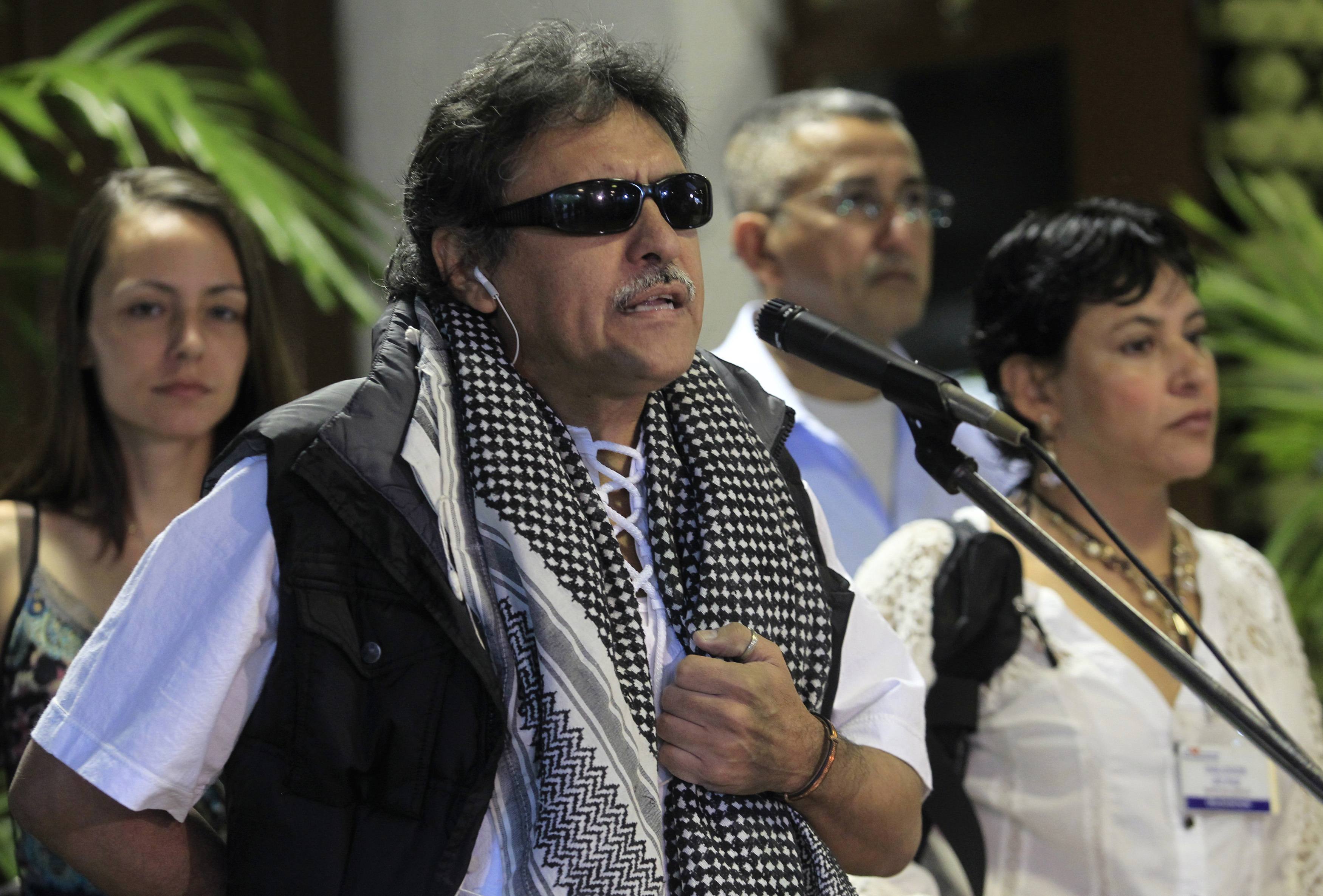 Farc pide medidas para atender a desplazados colombianos