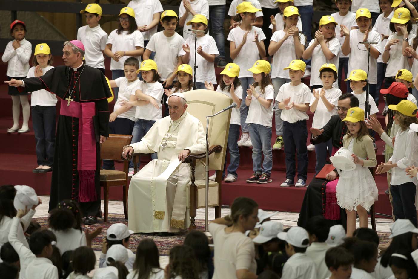 El Papa se sometió a preguntas que le hicieron los niños sobre la paz (Fotos)