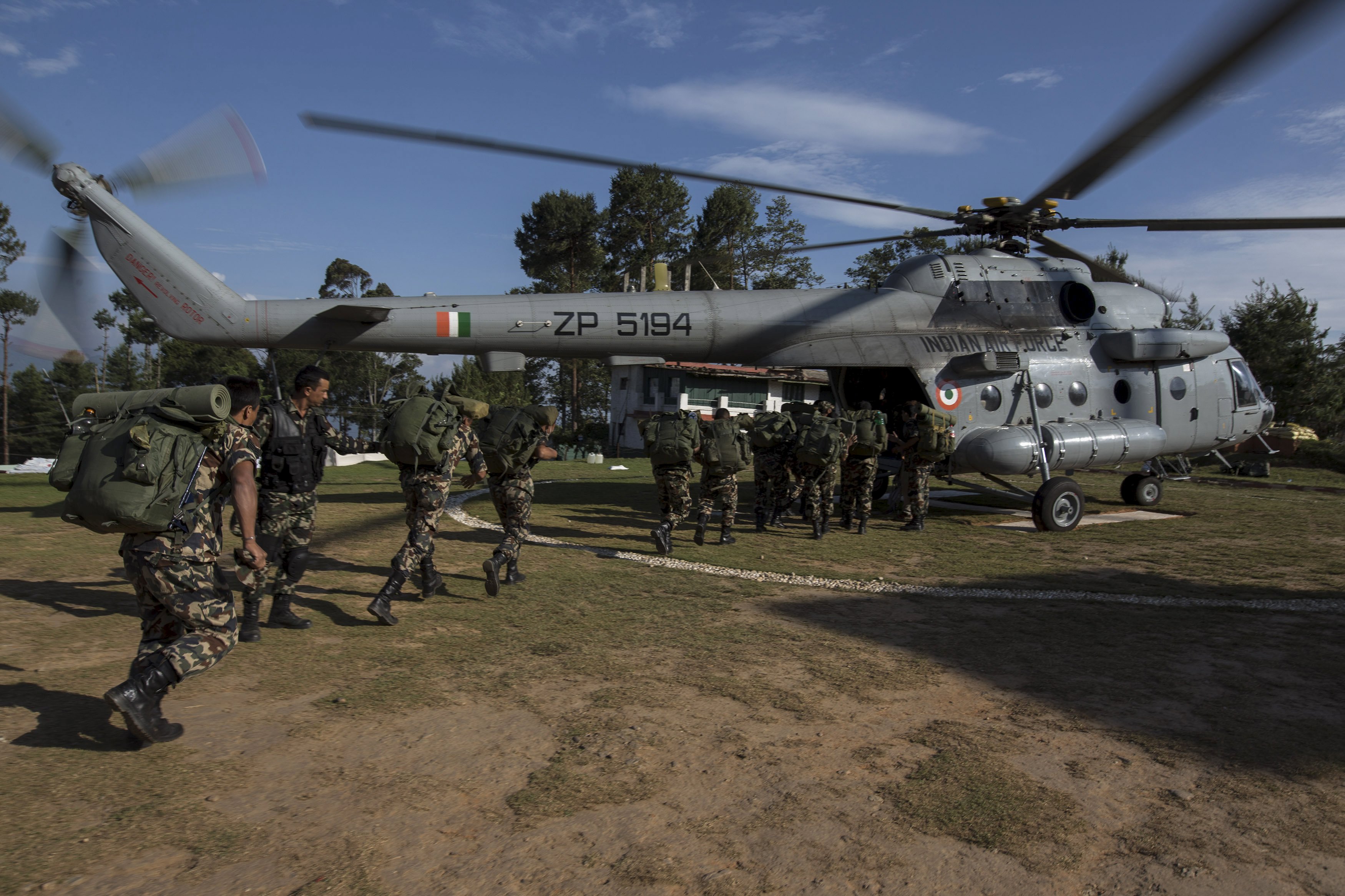 Localizan los ocho cadáveres del helicóptero estadounidense accidentado en Nepal