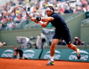David Ferrer pisa fuerte en su estreno en Roland Garros